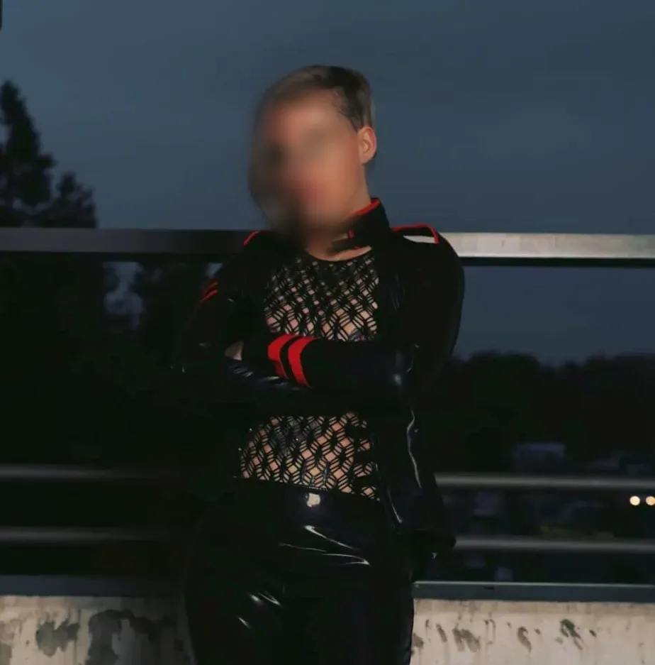 Kim, 38