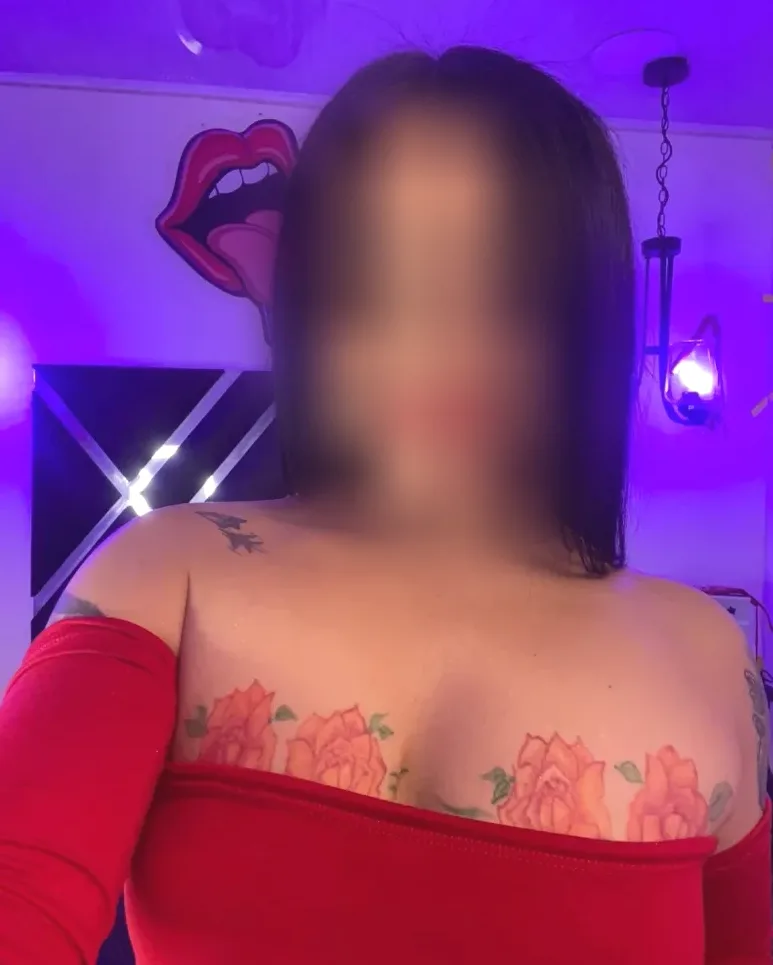 Kirsten, 26