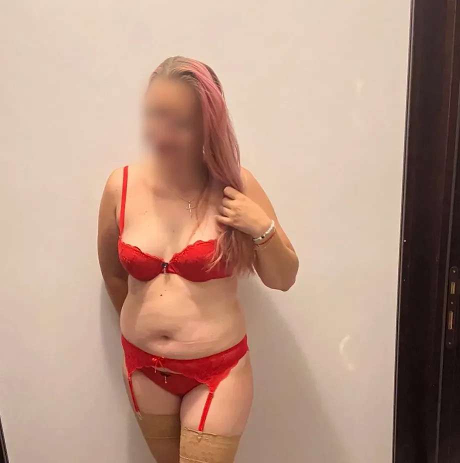 Sabine, 32