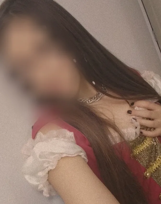 Sabine, 25