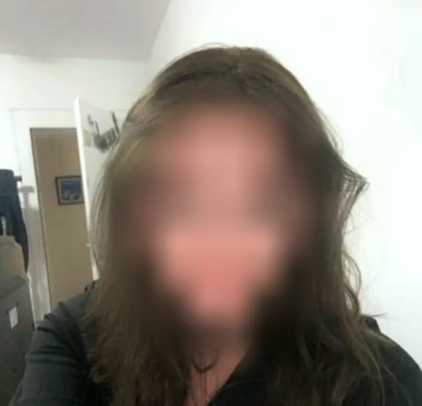 Shania, 25